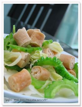 苦中有甜的豆菇烩苦瓜圆白菜