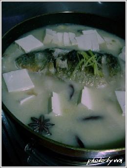 鲫鱼炖豆腐