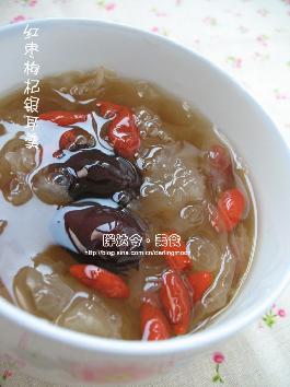 红枣枸杞银耳羹