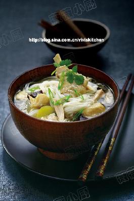 鸡汤龙须面