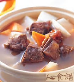 青红萝卜牛腩汤