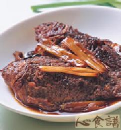 葱烧鲫鱼