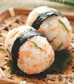 紫苏鲑鱼饭糰