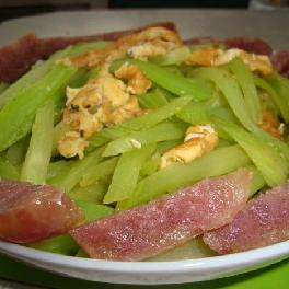 笋炒鸡蛋香肠