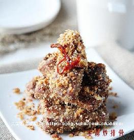 金蒜生炒排骨