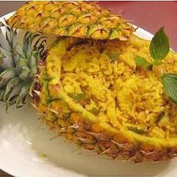 菠萝海鲜炒饭
