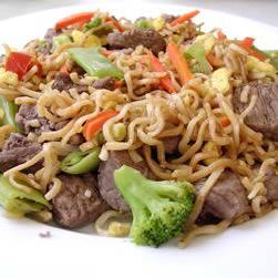 红萝卜青豆炒面