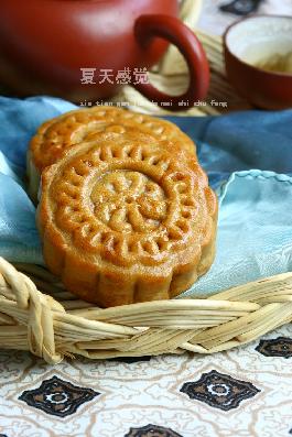 莲蓉枣泥豆沙月饼