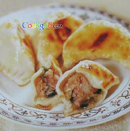 鲜肉韭菜煎饺