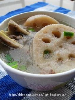 莲藕煲筒骨汤