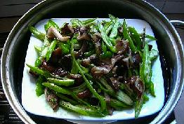 青椒蒸香菌