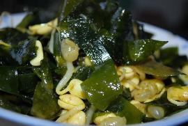 黄豆芽焖海带