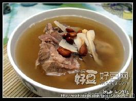 海底椰南杏猪骨汤