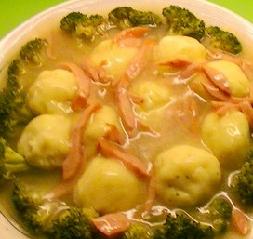 鸡汁西兰花土豆丸子