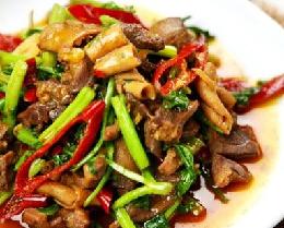 鸡杂炒芹菜