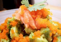 熏鲑鱼牛油果沙拉