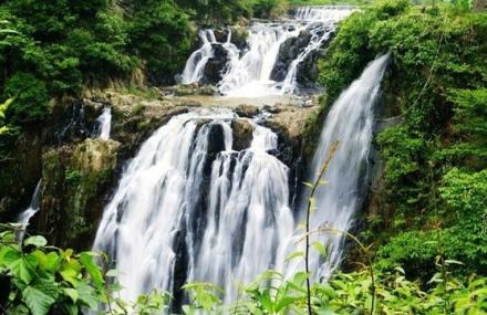 黔东南磻溪瀑布