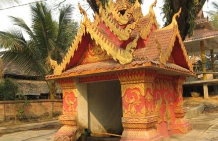 西双版纳水井塔