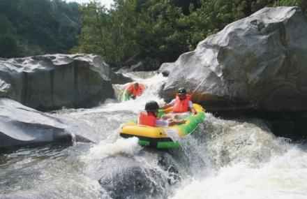 长沙石牛寨峡谷漂流
