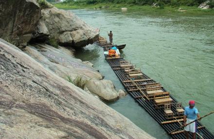 安庆白马潭天险河漂流