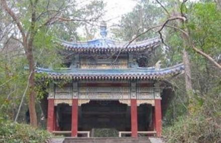 南京蒋介石墓址正气亭