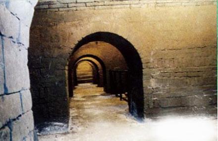 崇左边关硕龙地下长城