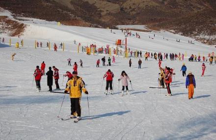 呼和浩特大青山太伟滑雪场