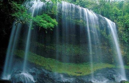 西双版纳曼典瀑布