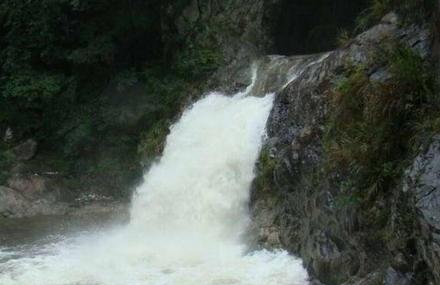 黄冈英山龙潭峡