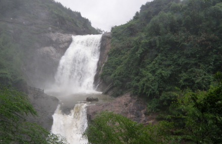 温州三折瀑