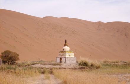 通辽章古台佛塔