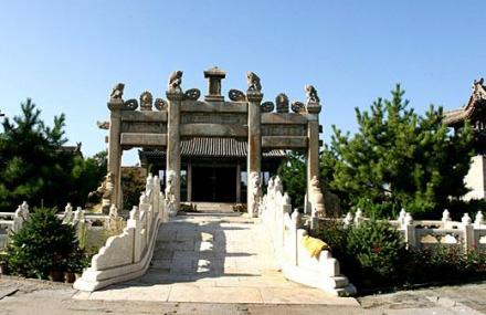 大同清栗毓美墓