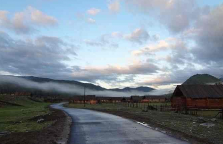 阿勒泰神湖山庄