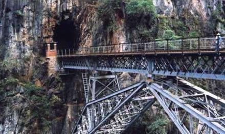 红河滇越铁路五家寨人字桥