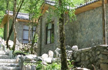 雅安东拉山大峡谷