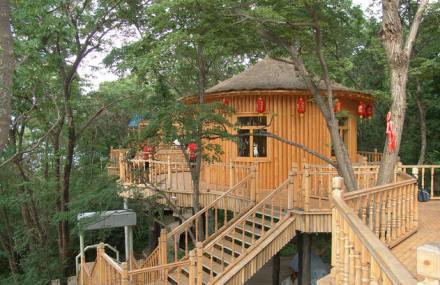 鹤岗名山岛犹太人风情园