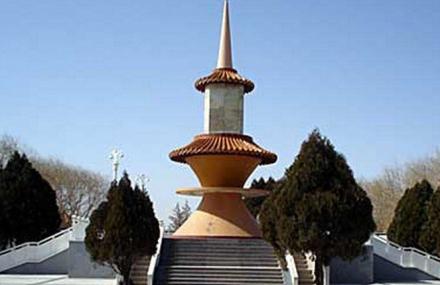 鄂尔多斯席尼喇嘛纪念塔