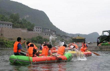 张家界激流回旋