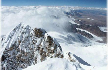 日喀则马卡鲁山
