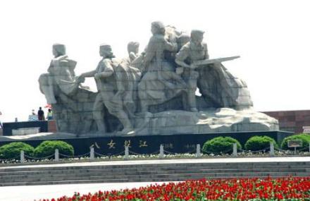 牡丹江八女投江英烈群雕
