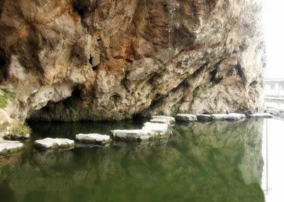 南京岩山十二洞