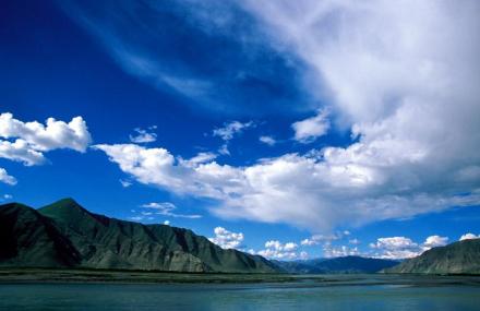 日喀则拉布吉康峰