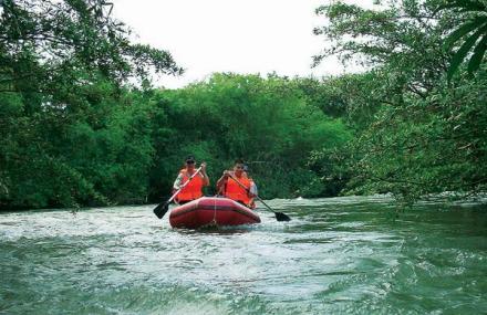 防城港北仑河中越漂流