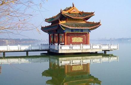 乌鲁木齐卧龙岗庄园