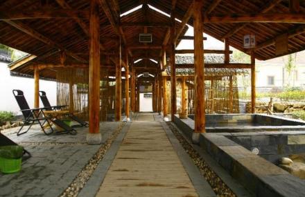 湖州德清月牙泉温泉度假村