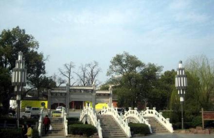 衢州府山公园