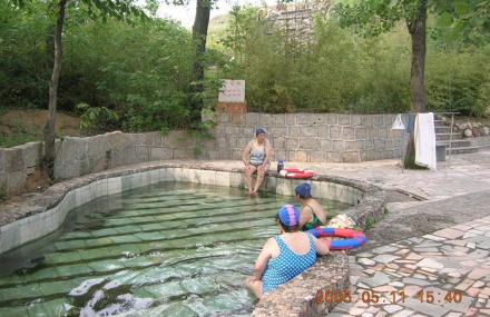 平顶山皇姑浴温泉