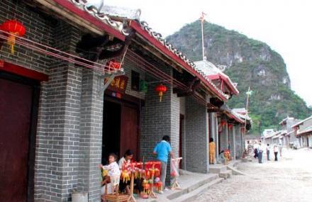 崇左靖西旧州绣球一条街