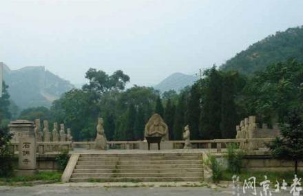 北京石佛寺石像