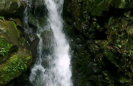 宁波浙东悬空大瀑布